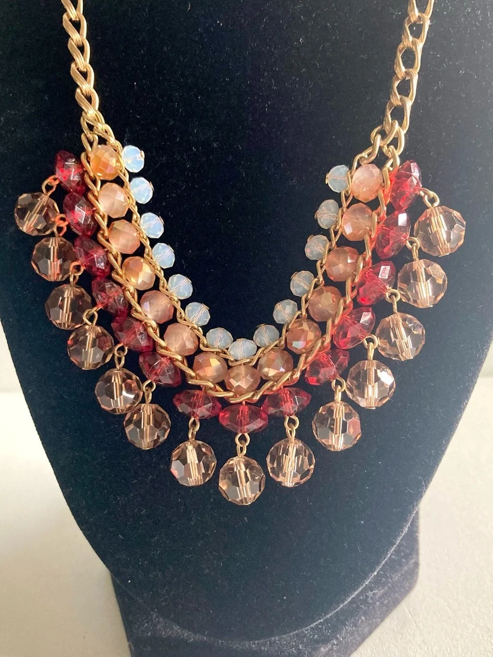 Red,Gold tone Statement Necklace and Earring bracelet 5 pc Set preloved Jewelry